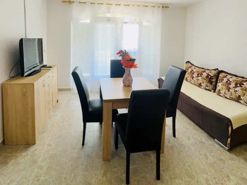 apartman 5 - dnevni boravak i trpezarija
